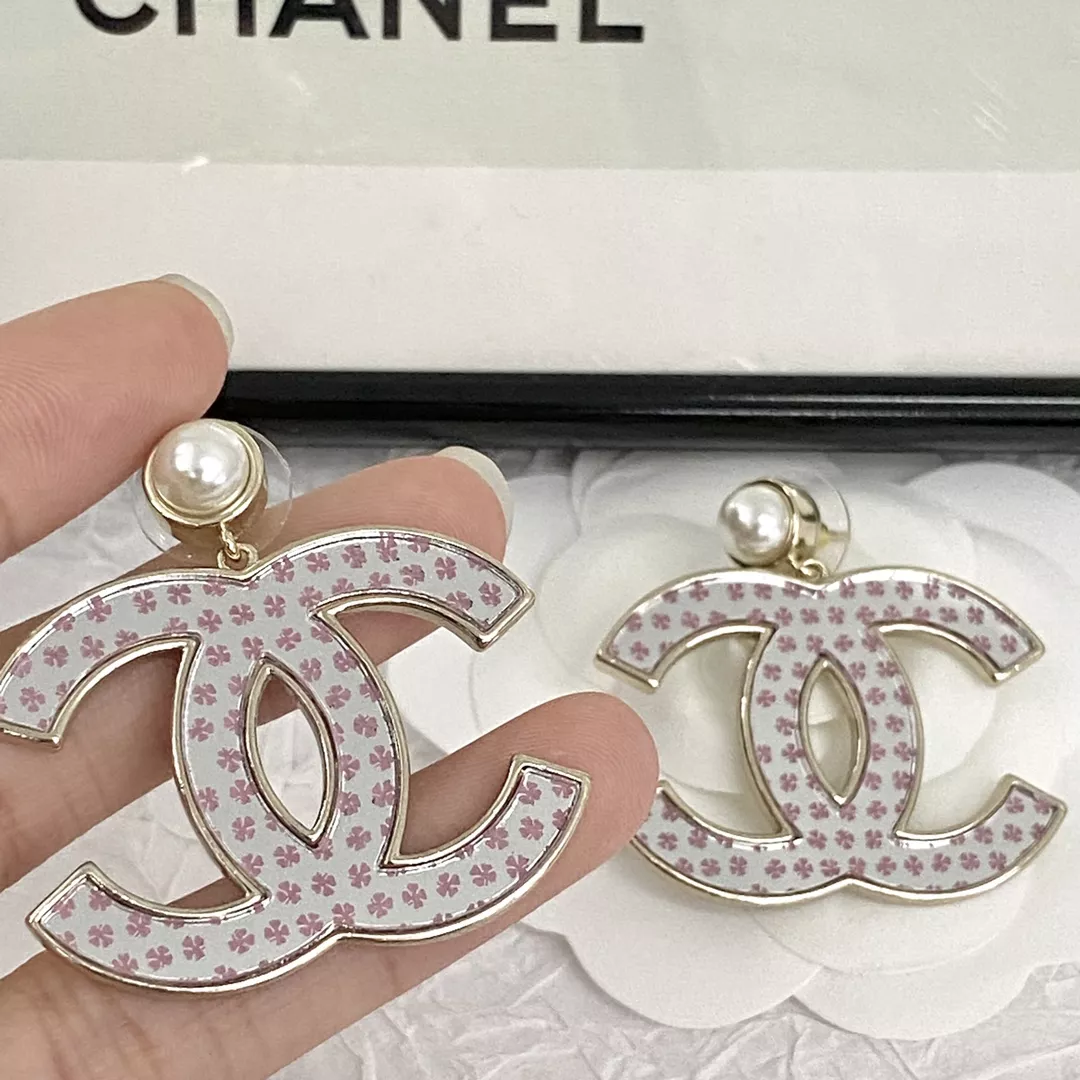 chanel boucles doreilles pour femme s_12703364